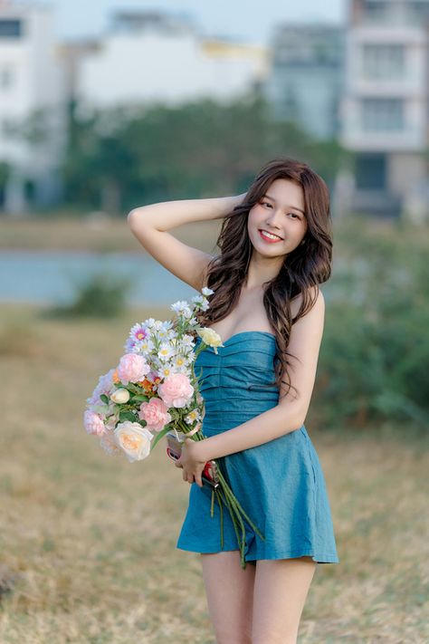 《艳妇荡乳》